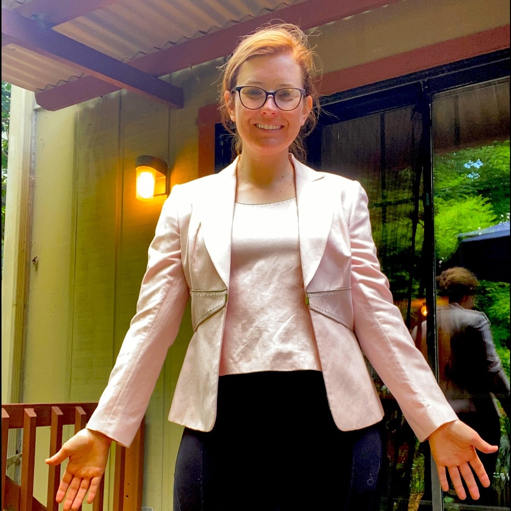 Pink linen Tahari Arthur S Levine size 6 blazer set